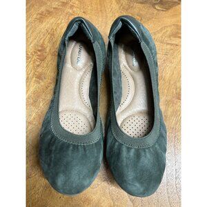 Lands' End Women’s Size 7.5 Elastic Slip On Ballet Flats Green Suede Shoes
